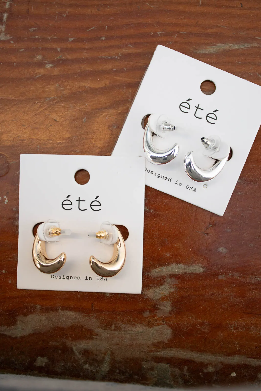 Cherie Curbed Huggie Earrings