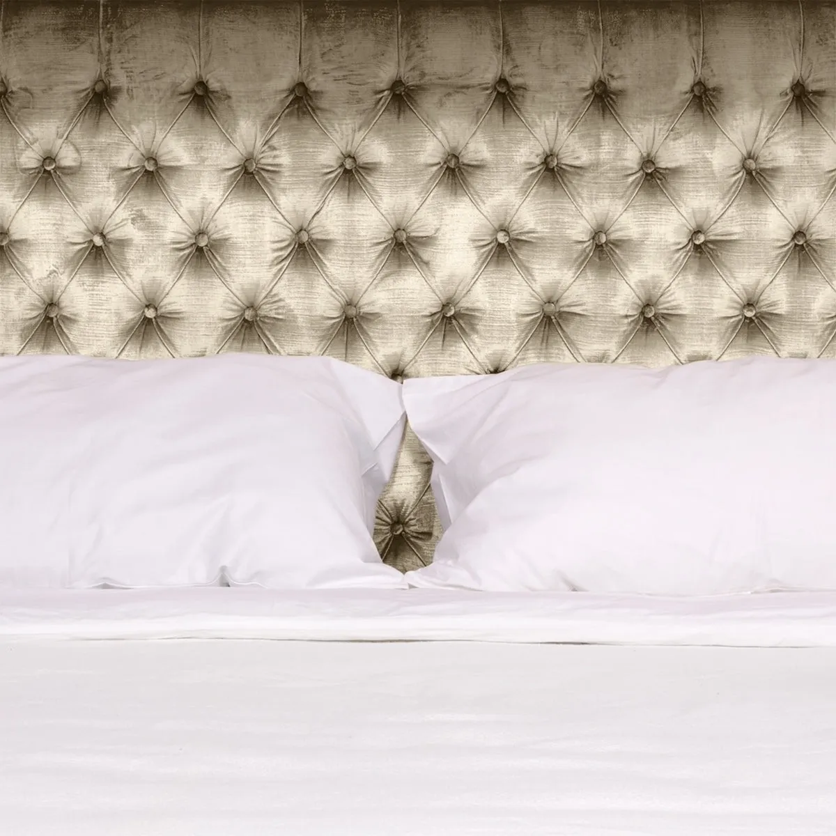 Chesterfield Upholstered Bed - Champagne