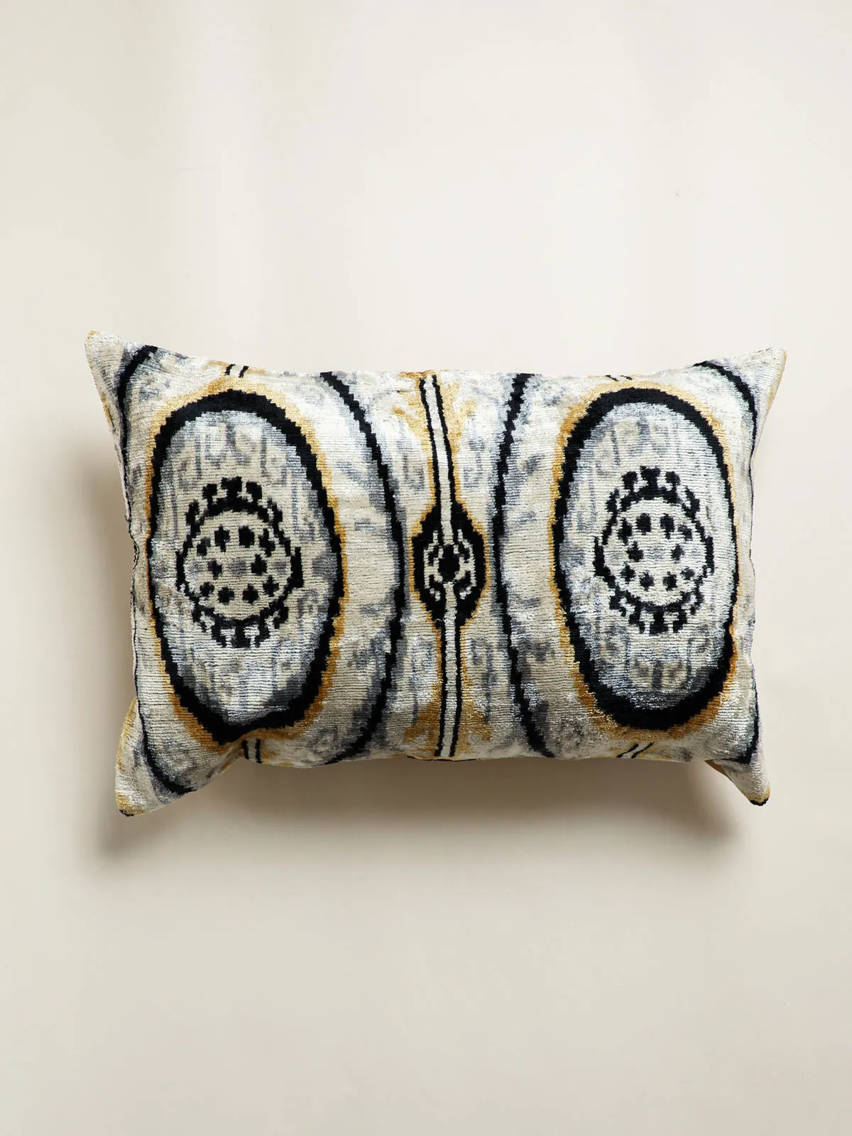 Classic Dandelion Lumbar Pillow Cover