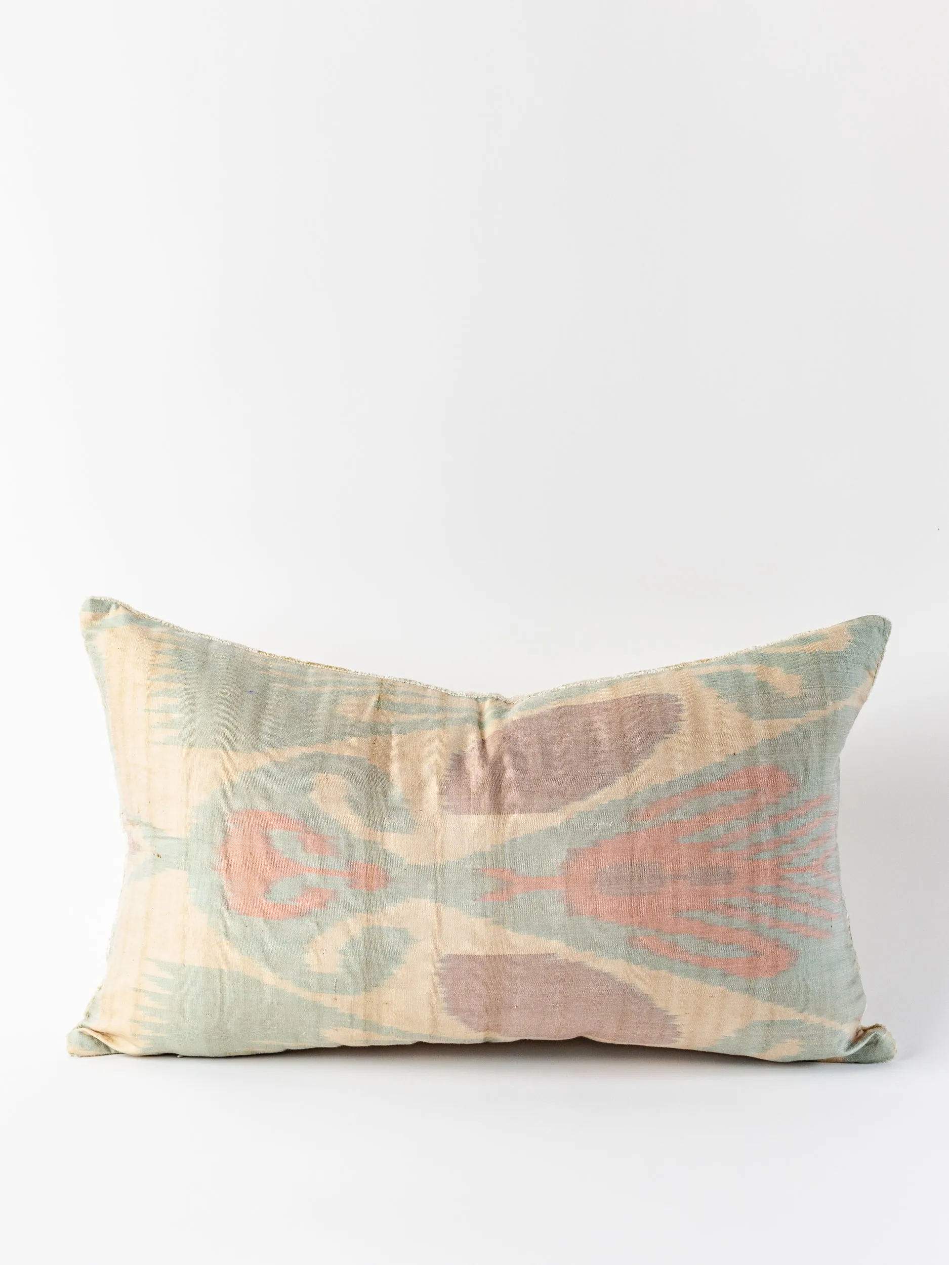 Classic Muted Ogee Lumbar Pillow Cover