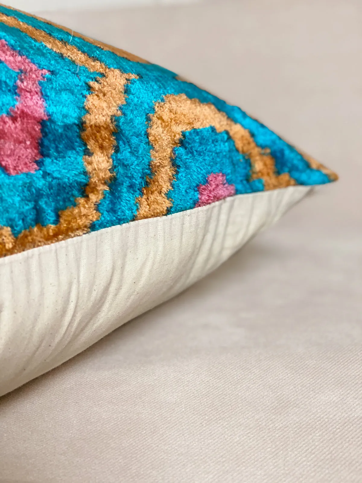 Classic Quatrefoil Jewels Square Pillow Cover