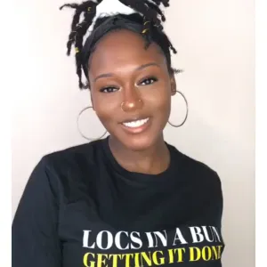 LOCS IN A BUN TEE (BLK)