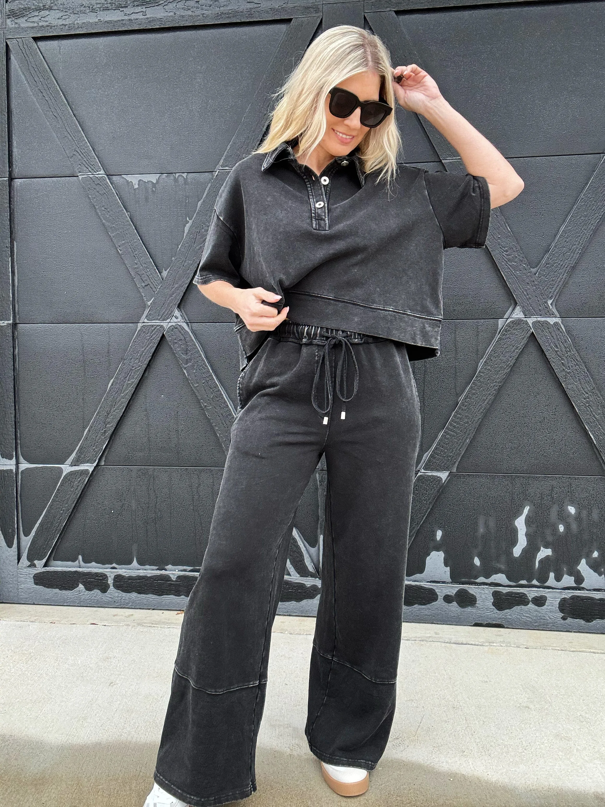 Mineral Washed Wide Leg Pants In Black