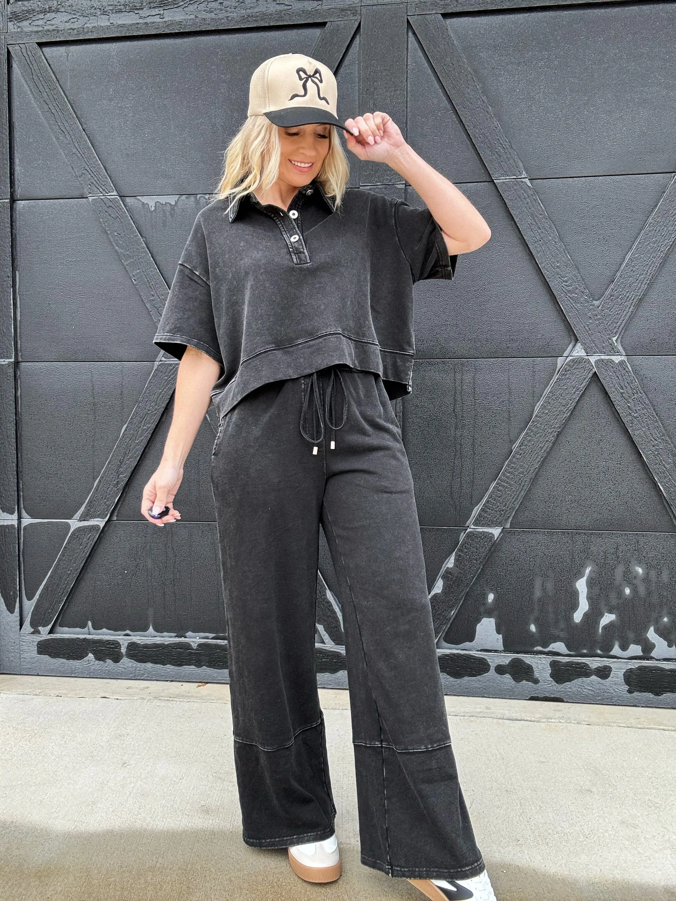 Mineral Washed Wide Leg Pants In Black