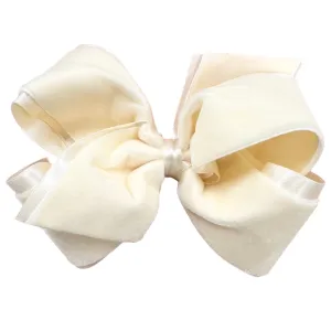 Small King Classic Velvet Hair Bow on Clippie