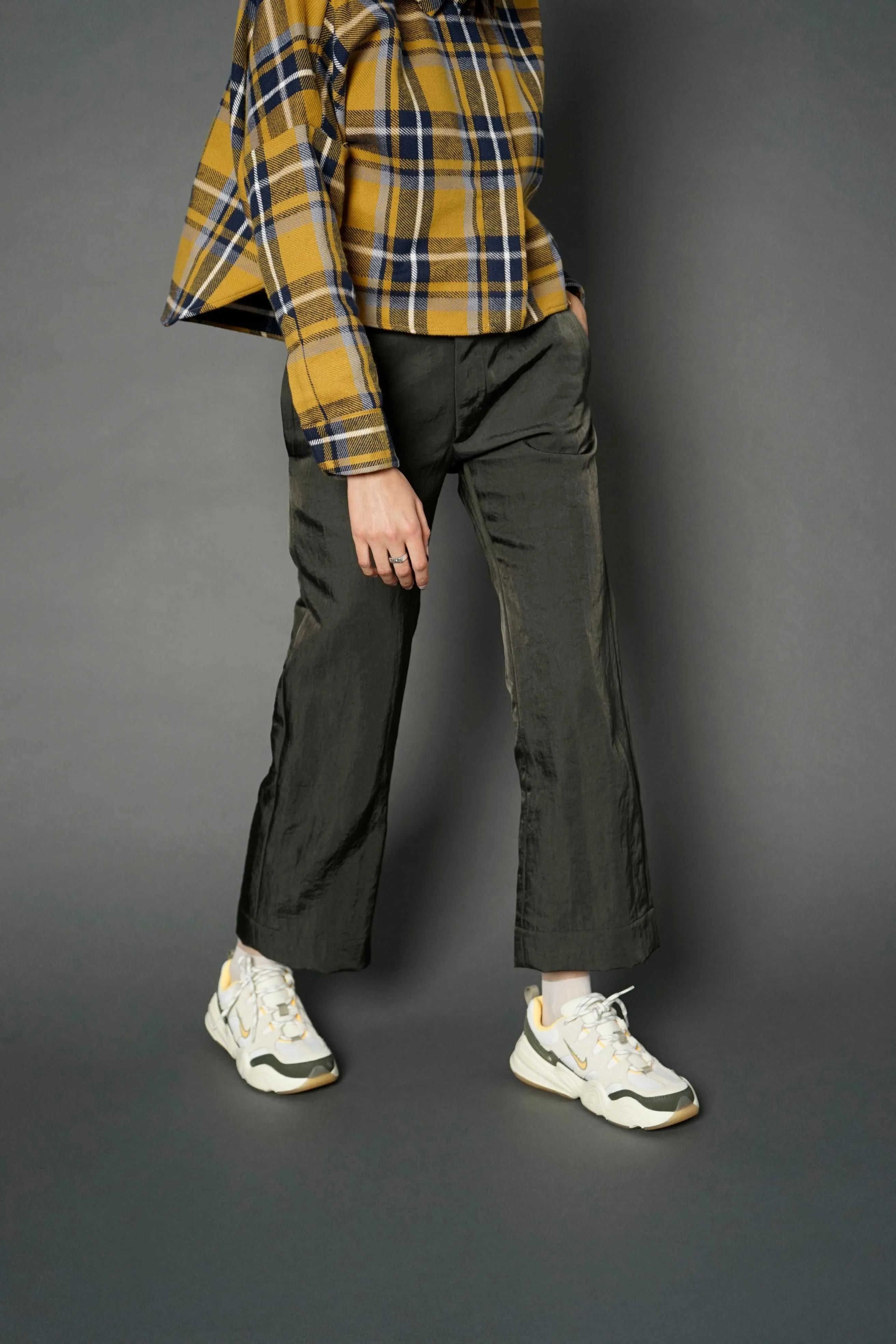 Tommy v.2 Olive Green Cropped Nylon Pant