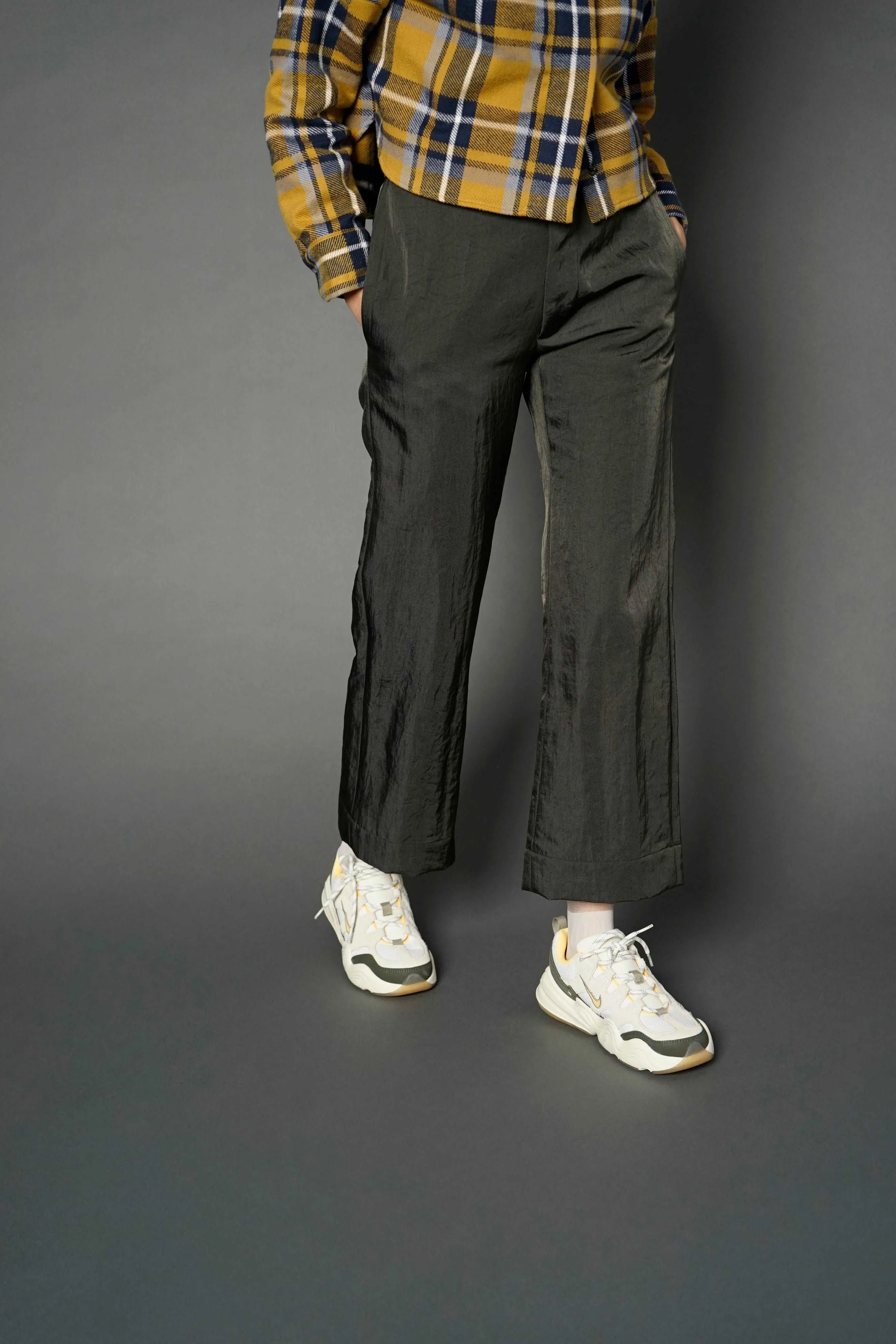Tommy v.2 Olive Green Cropped Nylon Pant