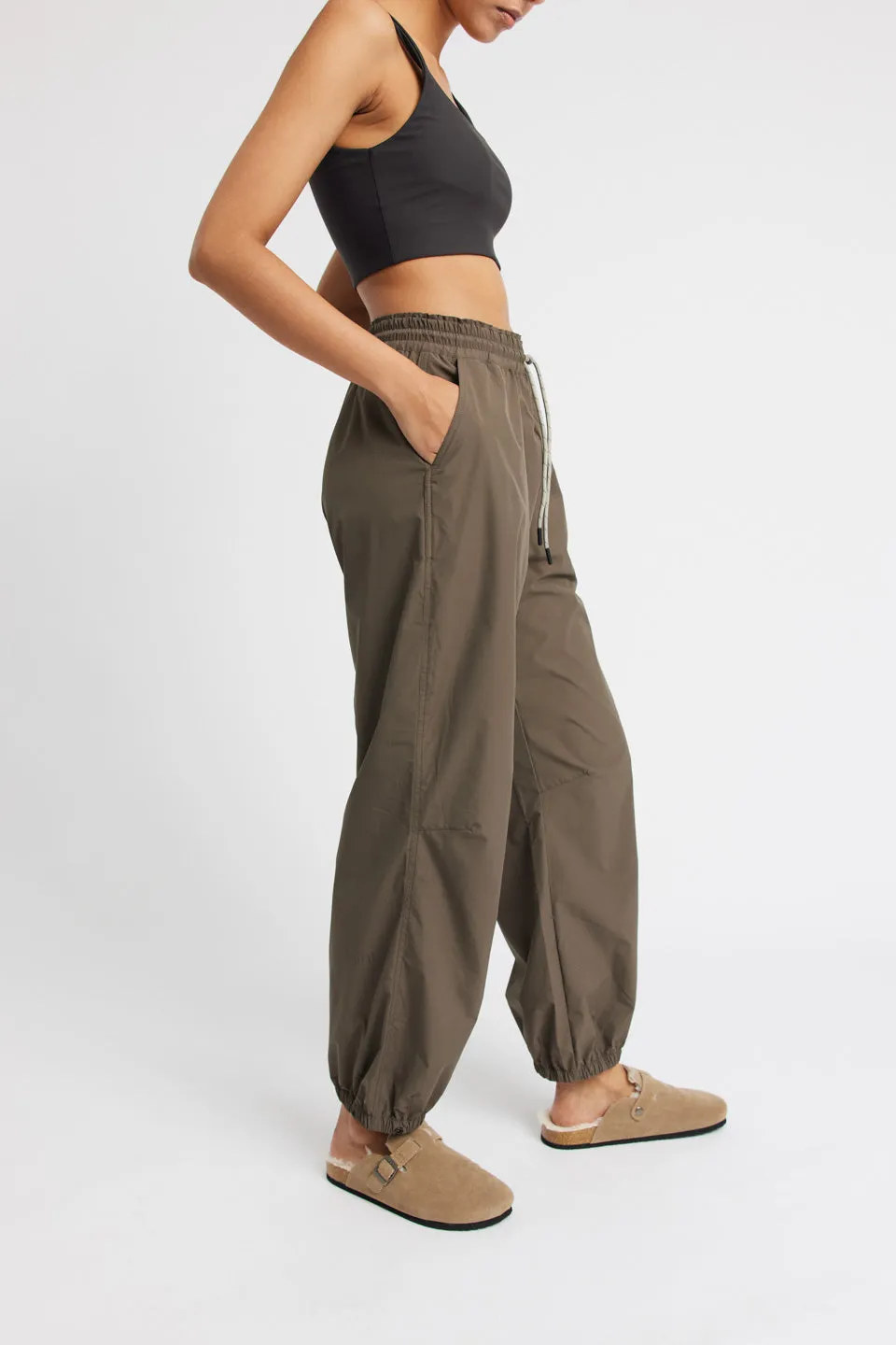 Track Loose Pants Palma - dark brown