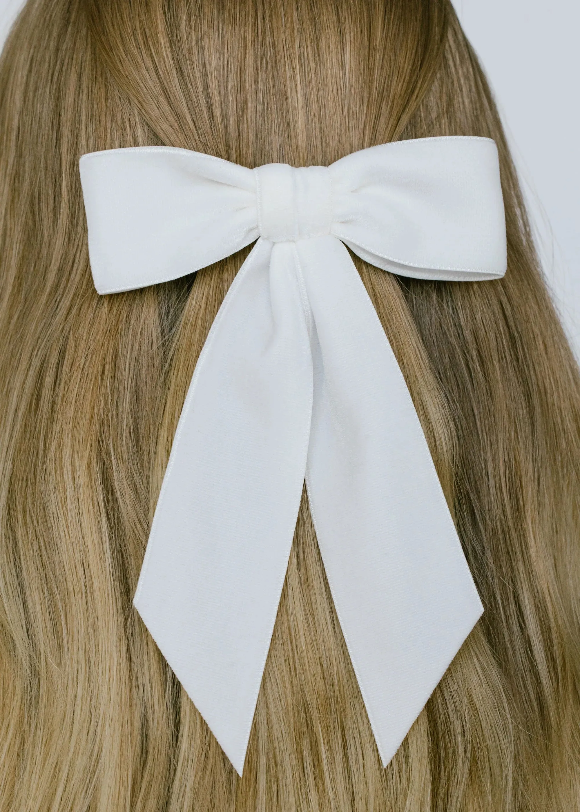 Wide belvet bow barrette